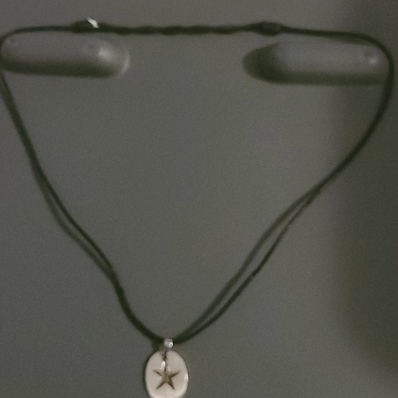 Stainless Steel Oval Shape Star Cut Out Pendant - Picture 4 of 8